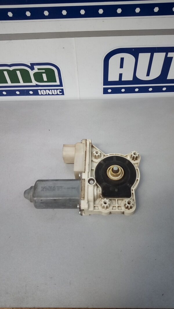 Motoras macara stanga fata 67628382 BMW Seria 7 E65 2001-2008