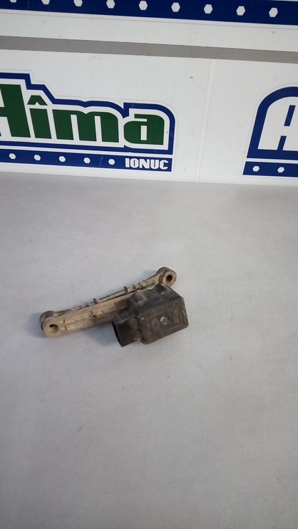 Senzor nivel suspensie spate RQH500051 Land Rover