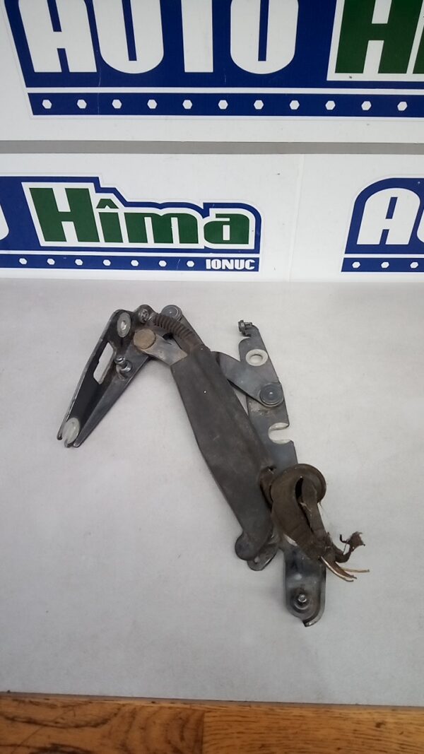 Balama capota stanga 8E5827301C Audi A4 B6 2000-2005