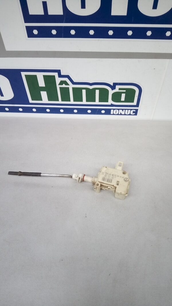 Motoras deschidere usita rezervor 3B0810773A Volkswagen PASSAT B5.5 2000-2005