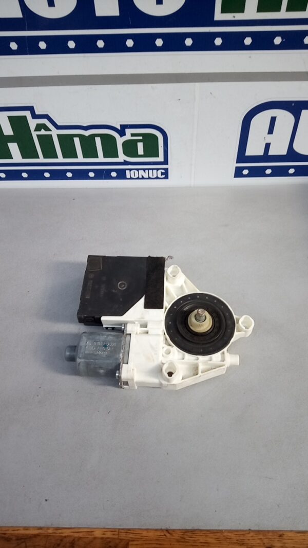 Motoras macara stanga fata 1K5837401AK Volkswagen Jetta 3  2004-2010