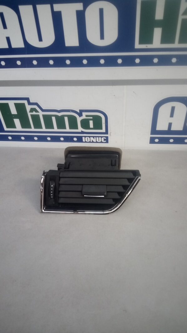 Grila aer bord stanga 5E0819701A Skoda Octavia 3 5E  2012-2019