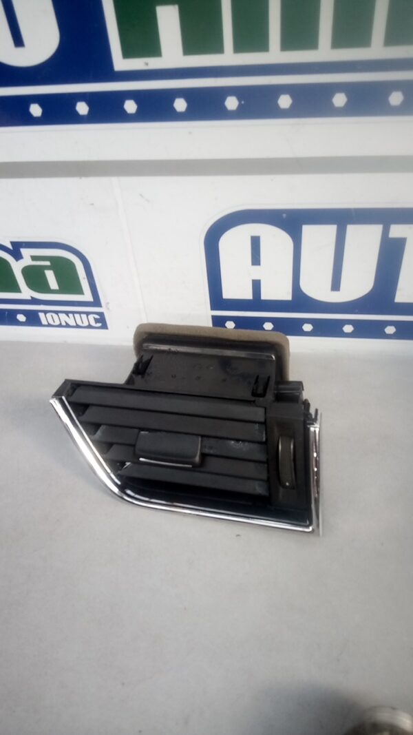 Grila aer bord dreapta 5E0819702A Skoda Octavia 3 5E 2012-2019