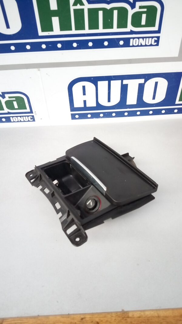 Scrumiera cu bricheta 8K0857951C Audi A4 B8  2008-2016