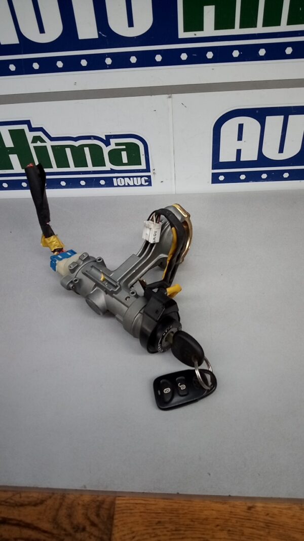 Contact cu cheie  fara cod  Hyundai Tucson MK1 (JM)  2004-2009