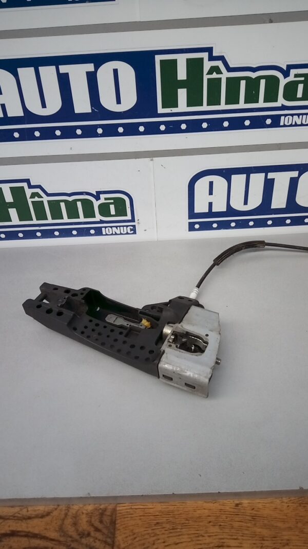Maner usa dreapta fata 8T2837886B Audi