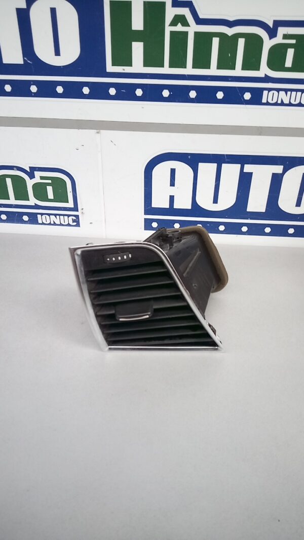 Grila aer bord dreapta 8R2820902B Audi
