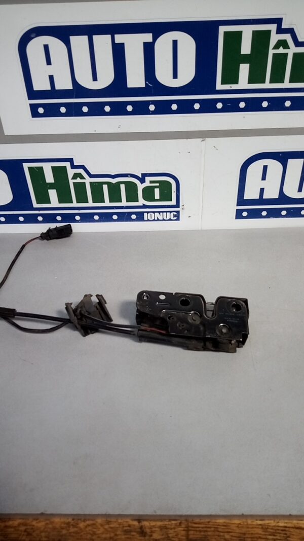 Broasca capota 8T0823509 Audi A4 B8  2008-2016