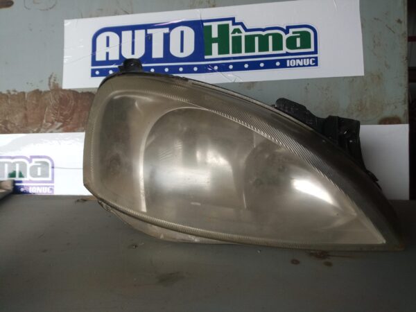 Far dreapta fara cod Opel Corsa C  2000-2012