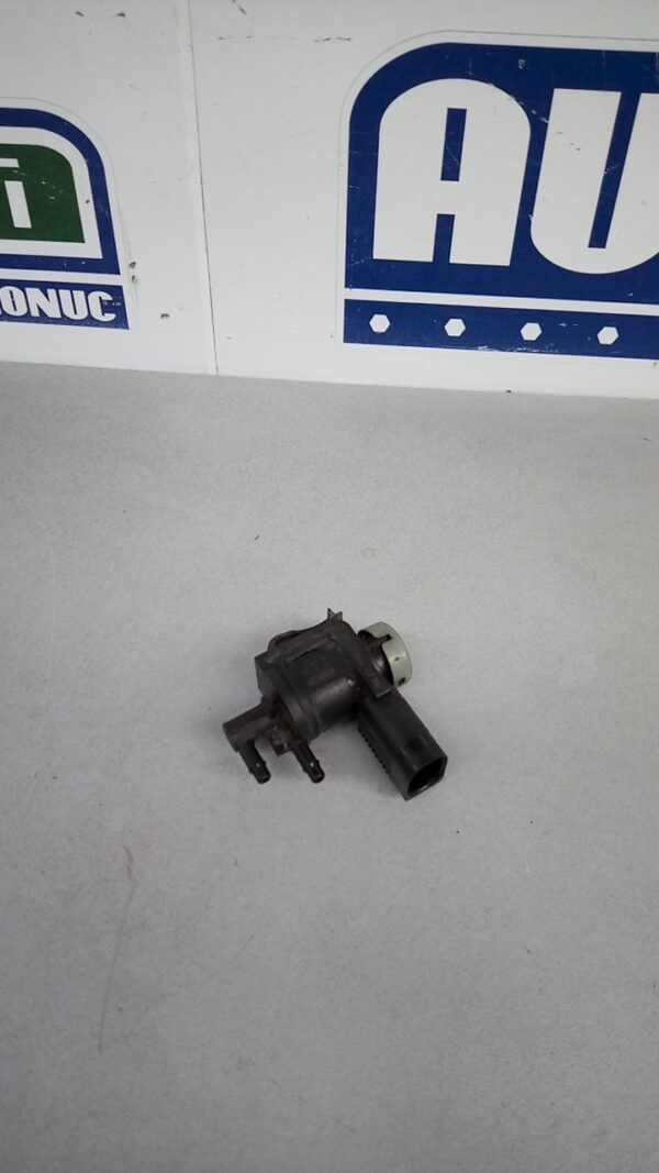 Supapa vacuum 1J0906283C 3.0 TDI Audi A8 4E  2002-2009