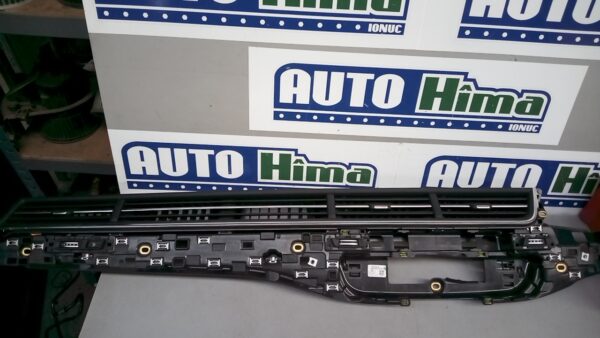 Grila aer bord centrala 4M2820901AE (Volan pe dreapta) Audi Q7 4M  2015-prezent