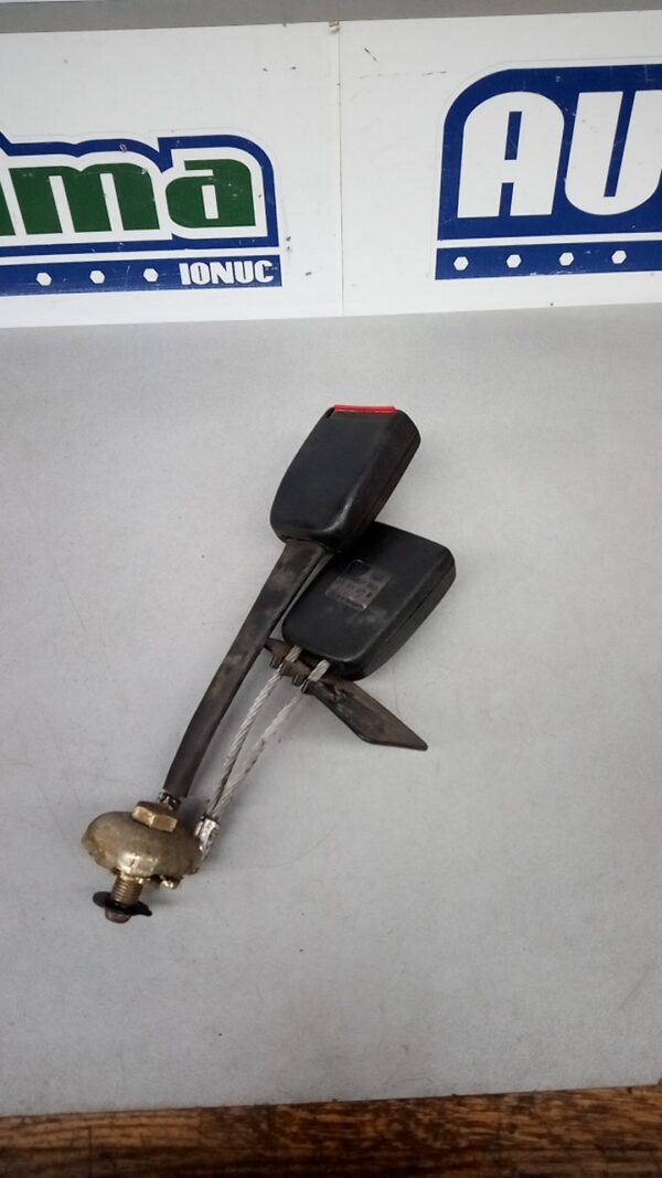 Capse centuri spate 3B0857739A Volkswagen PASSAT B5.5  2000-2005