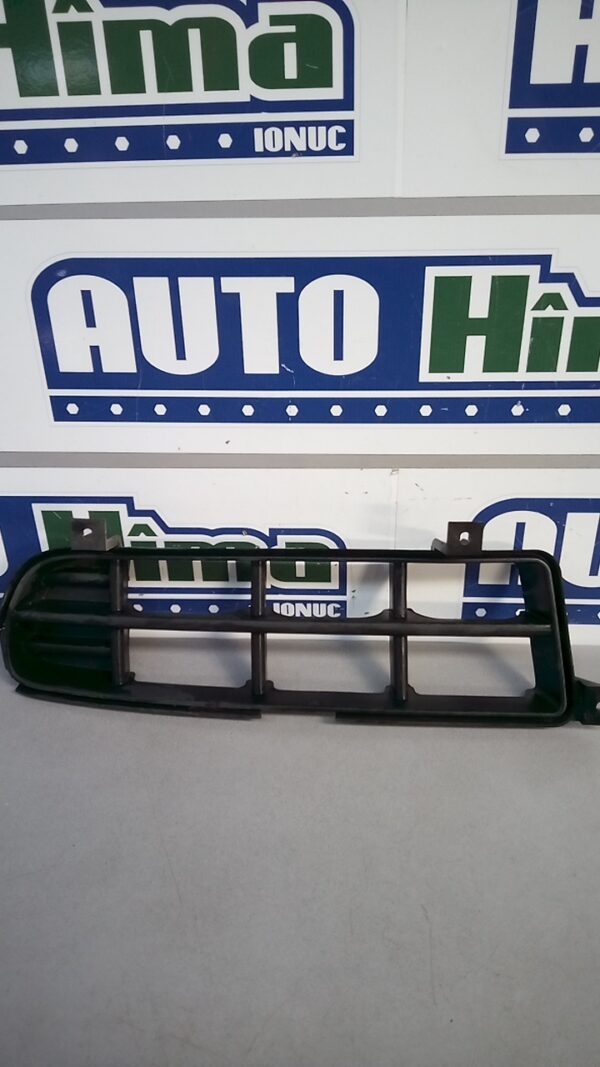 Grila bara fata stanga 86573-2F000 Kia Cerato 1 (LD)  2004-2008