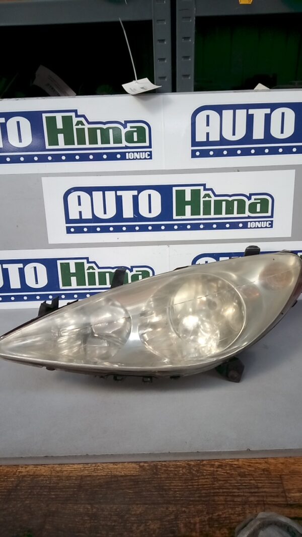 Far stanga fara cod PEUGEOT 307  2001-2011