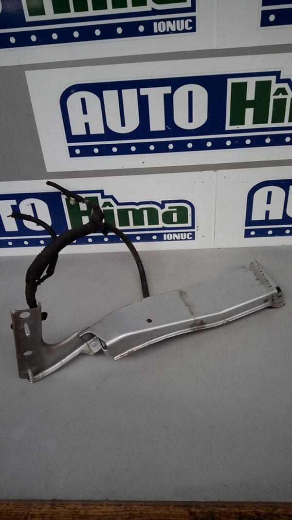 Suport aripa dreapta fata 8T0821136A Audi A5 8T  2007-2016