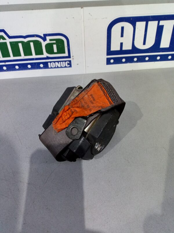 Centura de siguranta dreapta fata 8217386 BMW Seria 5 E39  1995-2003