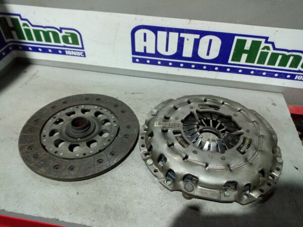 Placa ambreiaj LUK + disc LUk 21217567830 / 21217603849 / 2.0D BMW Seria 3 E90  2004-2013