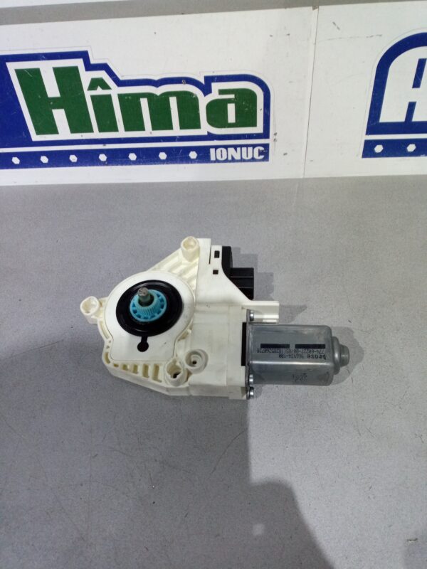 Motoras macara dreapta fata 8K0959802 Audi A4 B8  2008-2016