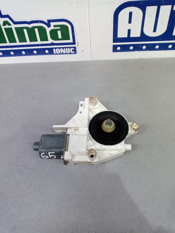 Motoras macara stanga fata 5M1837401D Volkswagen Golf 5 Plus  2004-2014