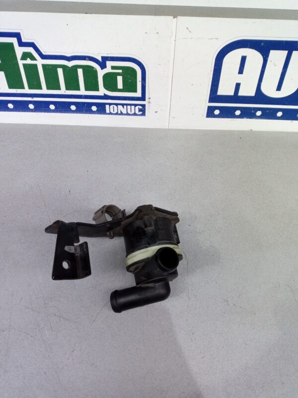 Pompa recirculare apa 03L965561A Audi A4 B8  2008-2016