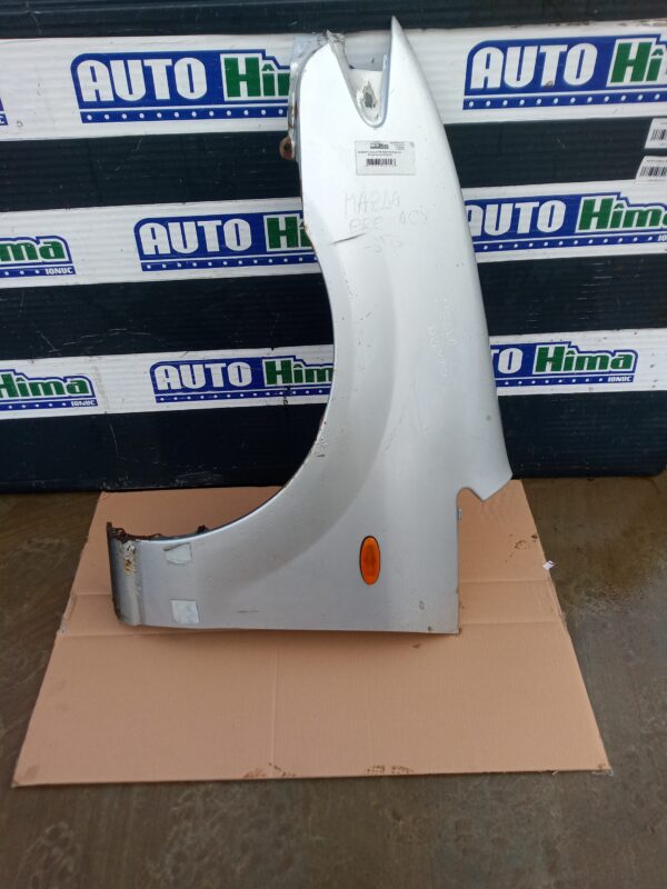 Aripa fata stanga fara cod (Argintie) MAZDA Premacy CP 8W  1999-2005