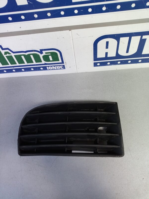 Grila bara fata dreapta fara cod Volkswagen Golf 5 1K  2003-2010