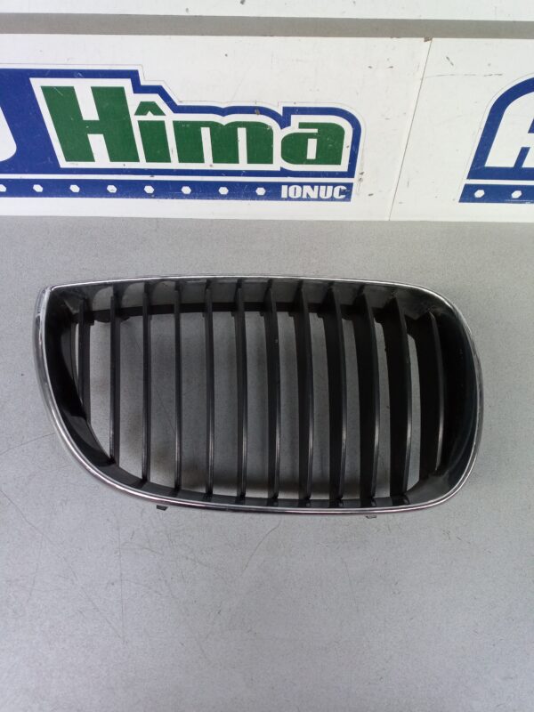 Grila radiator dreapta 51.13-7128614 BMW Seria 1 E87  2004-2011