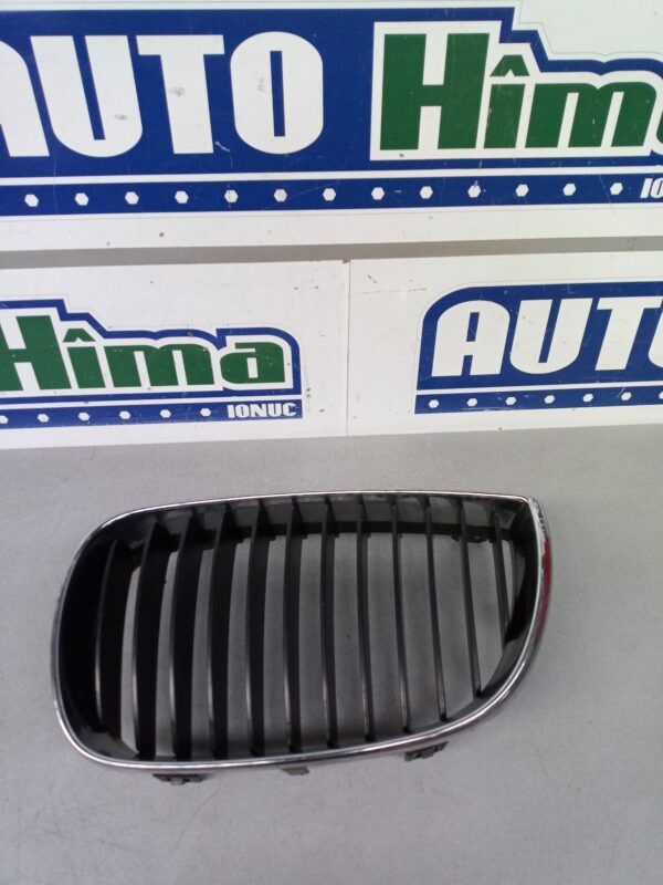 Grila radiator stanga 51.13-7128613 BMW Seria 1 E87  2004-2011