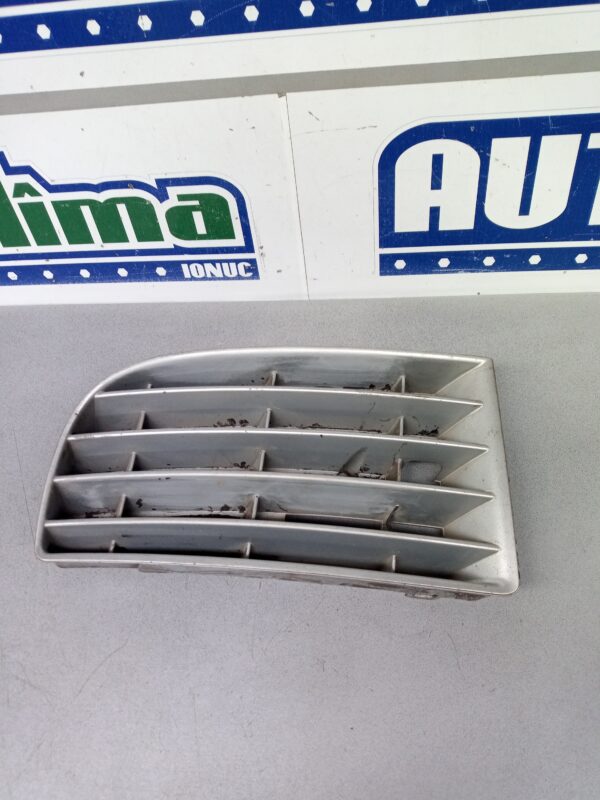Grila bara fata dreapta 1K0853666 Volkswagen Golf 5 1K  2003-2010