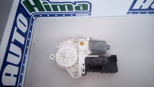 Motoras macara stanga fata  0130822258 Renault Megane 3  2008-2016