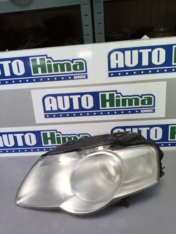 Far stanga 3C0941005J Volkswagen PASSAT B6  2005-2011