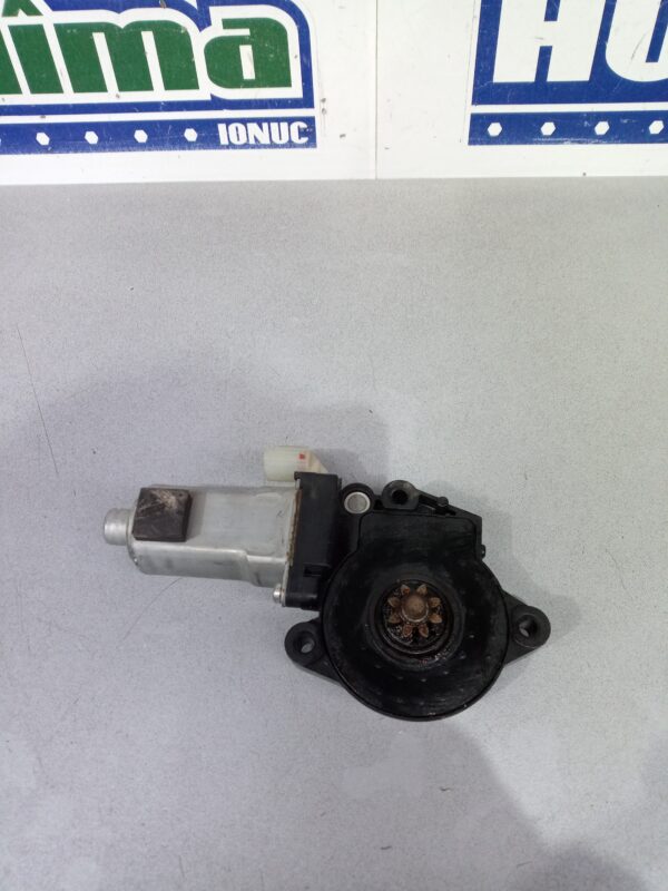 Motoras macara stanga fata fara cod Kia Sportage II (JE/KM)  2004-2010