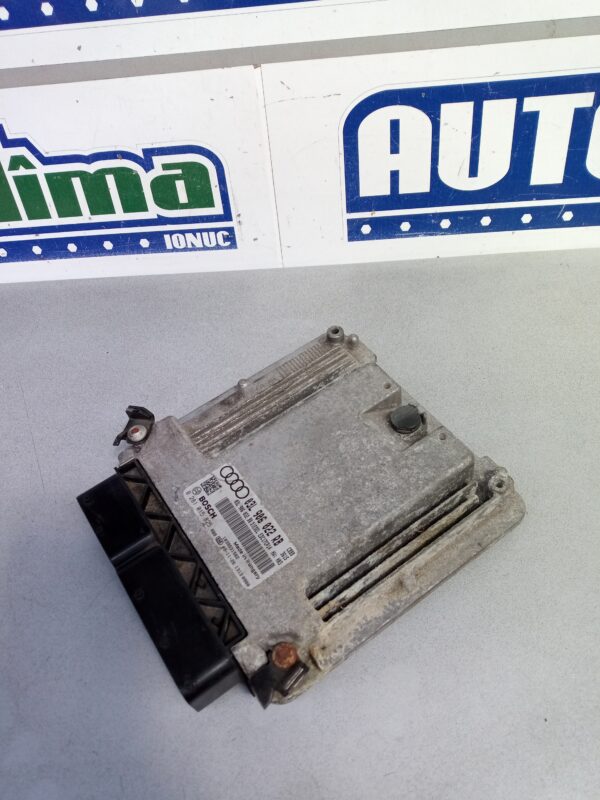 Calculator motor 03L906022RB 0281015825 2.0 TDI Audi A3 8P 2003-2012