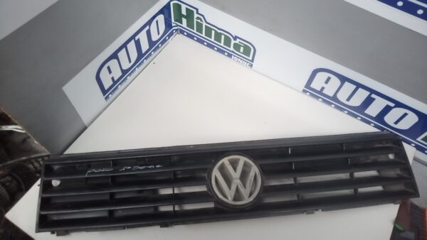 Grila radiator 867853653G Volkswagen Polo 2 (86C 80) 1981-1994