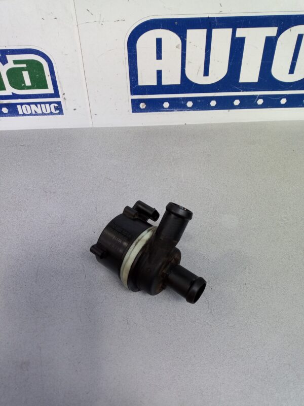 Pompa recirculare apa 6R0965561A Volkswagen Golf 6 5K  2010-2015