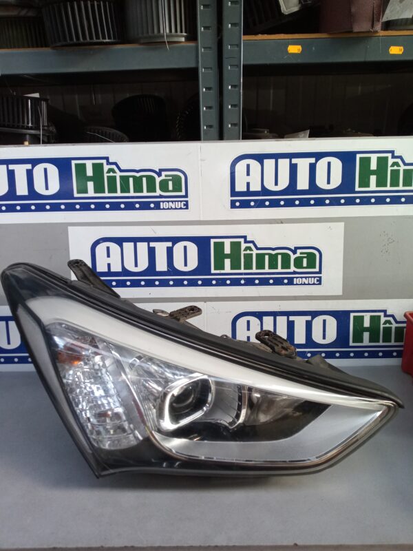 Far dreapta cu lupa fara cod Hyundai SantaFe MK3 (DM/NC) 2012-prezent