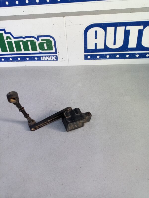 Senzor nivel suspensie spate RQH500041 Land Rover
