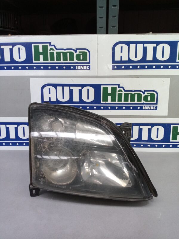 Far dreapta cu lupa fara cod Opel Vectra C  2002-2008