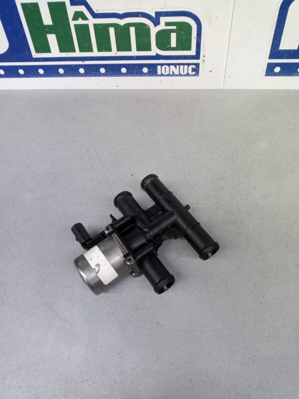 Pompa apa auxiliara 8E0820038 Audi A6 4F (C6)  2004-2011