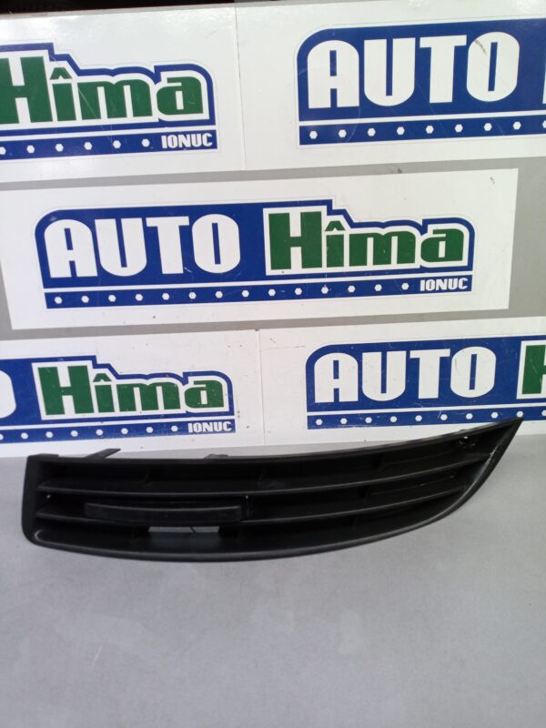 Grila bara fata stanga 3C0853665 Volkswagen PASSAT B6  2005-2011