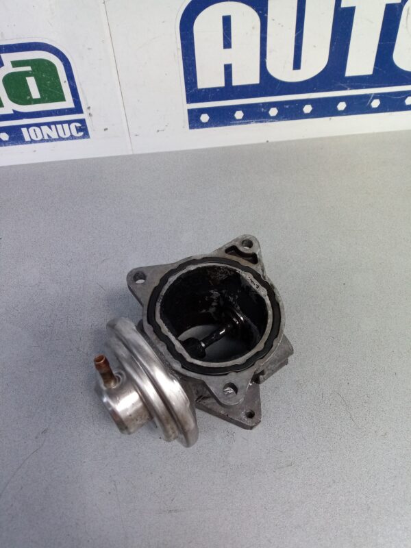 Supapa EGR 038131501AF 1.9 TDI Volkswagen PASSAT B6  2005-2011