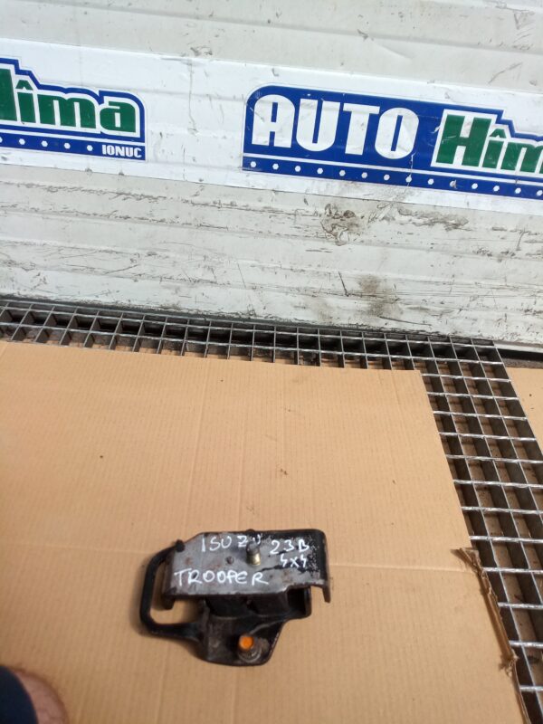 Tampon motor dreapta fara cod 2.3B-4×4 Isuzu Trooper MK2  1991-2006