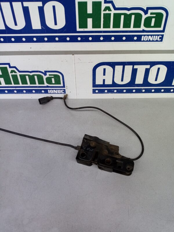 Broasca capota 3C1823509D Volkswagen PASSAT B6 2005-2011