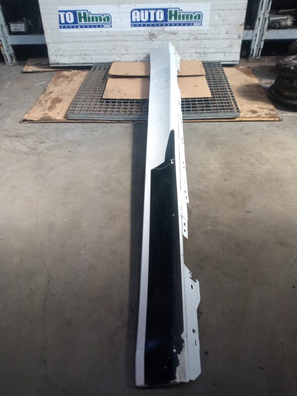 Prag stanga din plastic 51777256911(Alb) BMW