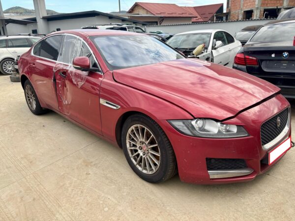 DEZMEMBRARI JAGUAR XF II AN 2017 MOTOR 2.0 D I4 DSL AJ200 Mid LF