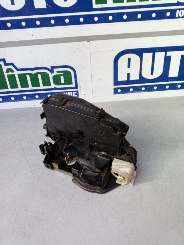 Broasca usa stanga fata 7229471 BMW Seria 3 E90  2004-2013