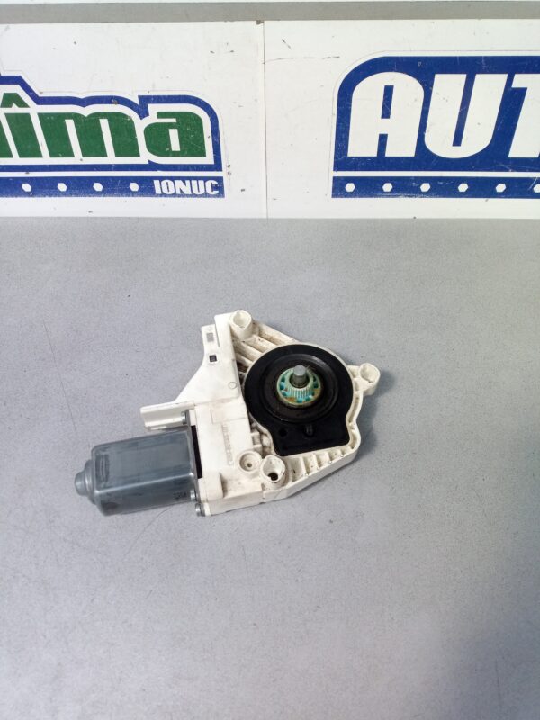 Motoras macara stanga fata 8K0959801B Audi A6 4G (C7) 2011-2018