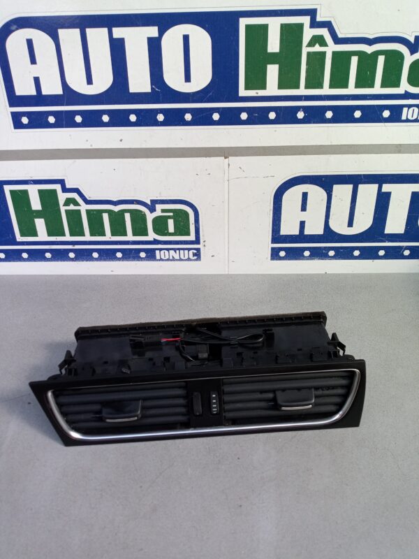 Grila aer bord centrala 8T1820951C Audi A4 B8  2008-2016