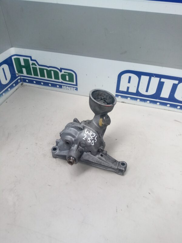 Pompa ulei motor A6011810101 / 2.5D Mercedes-Benz E-Class W124 1993-1996