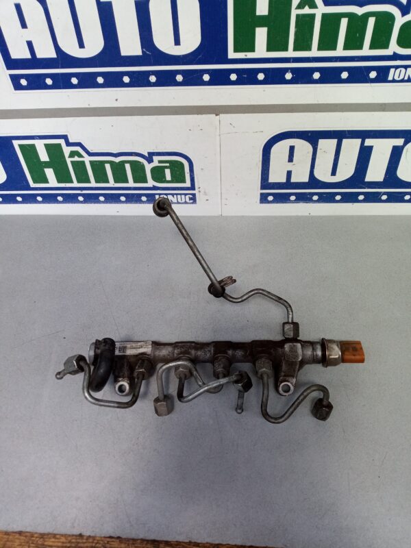 Rampa injectoare 03L130089P 2.0 TDI Audi A3 8P  2003-2012
